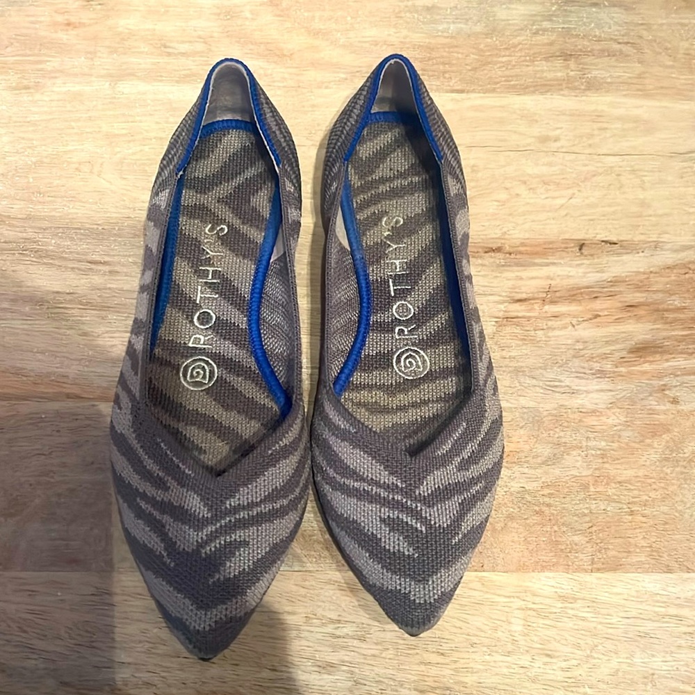 Euc The Point Grey Zebra Print Rothy’s Size 6 Sho… - image 1